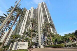 18911 Collins Ave in Sunny Isles Beach, FL - Building Photo
