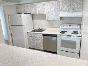 2352 Huntington Green Ct in Orlando, FL - Building Photo - Building Photo