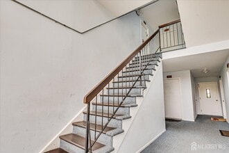223 Edison Glen Terrace in Edison, NJ - Building Photo - Building Photo