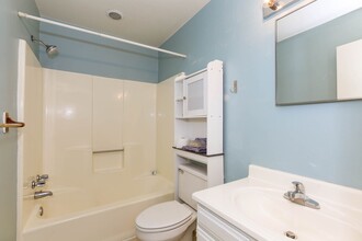 3053 Cape Henry Ct in Virginia Beach, VA - Building Photo - Building Photo