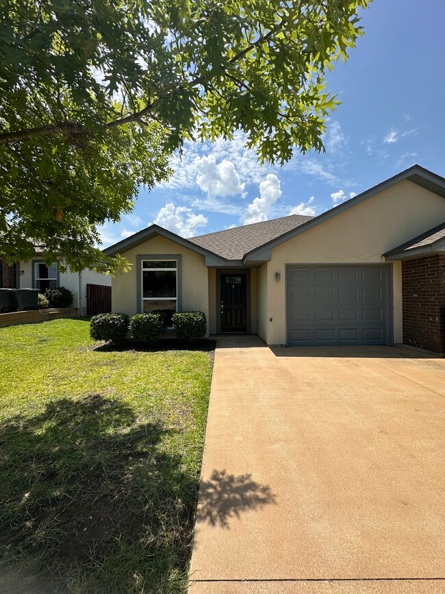 2108 Pinckney Ct