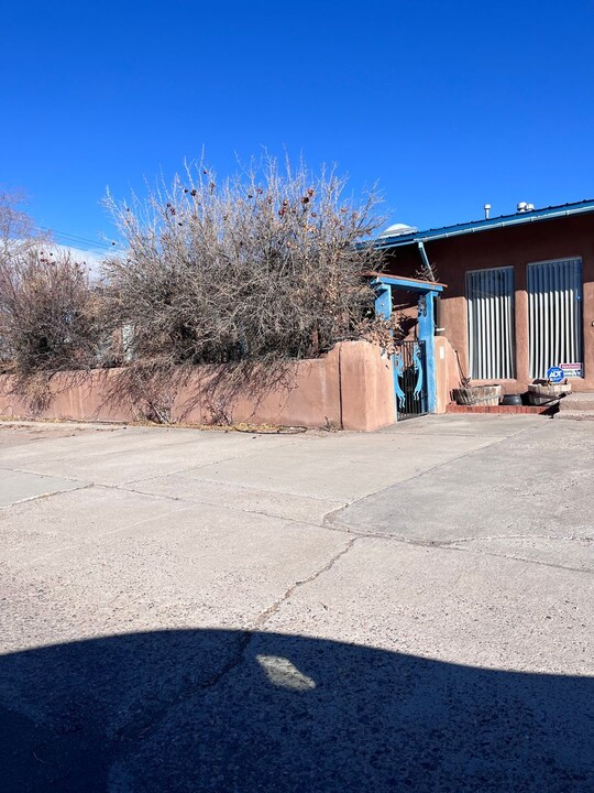 298 Calle Del Norte in Bernalillo, NM - Building Photo