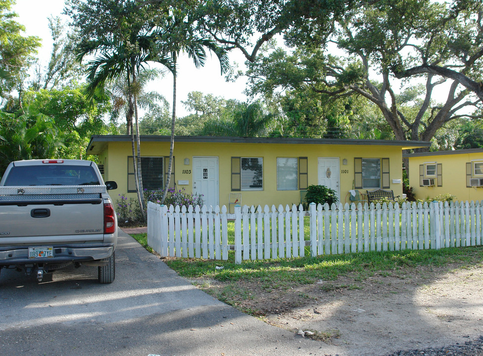 1051-1103 SW 29th St in Fort Lauderdale, FL - Building Photo