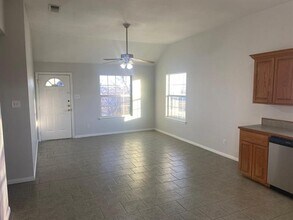 202 Blue Bell Ct in Weatherford, TX - Building Photo - Building Photo