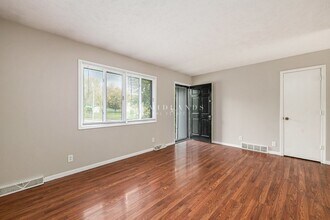 4701 Schroeder Dr in Omaha, NE - Building Photo - Building Photo