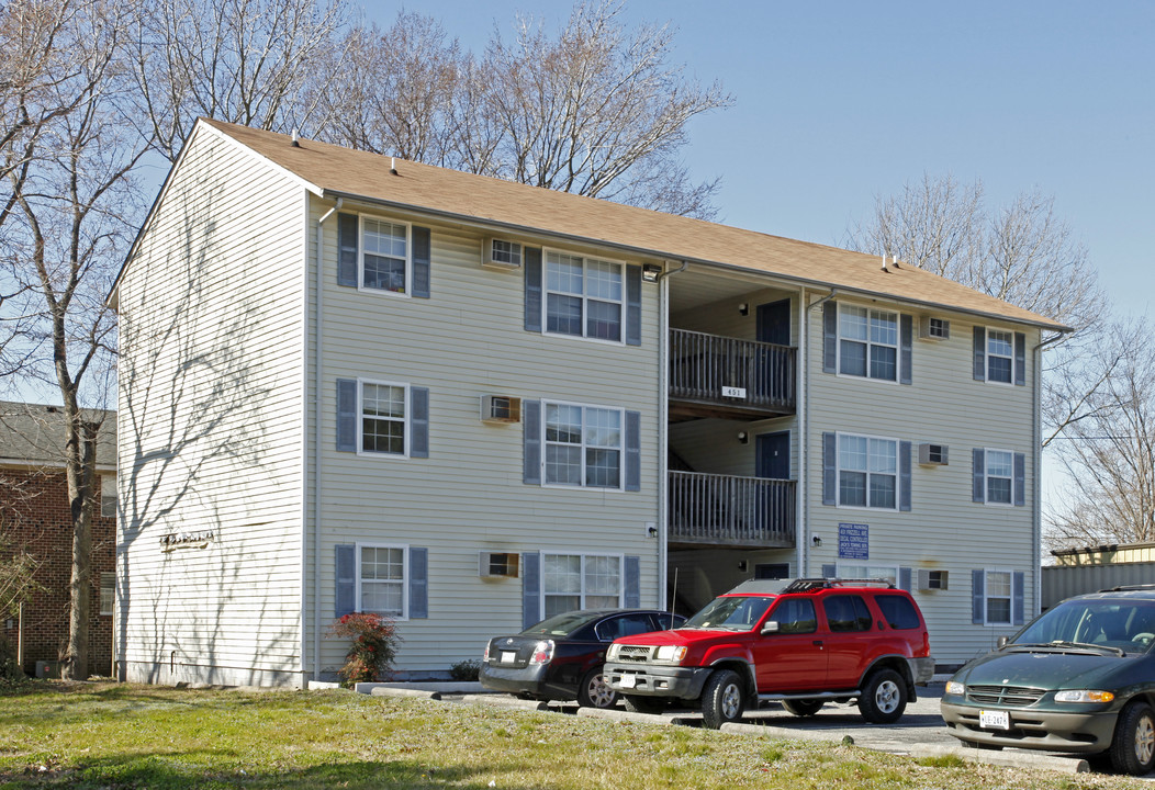 451 Frizzell Ave in Norfolk, VA - Foto de edificio