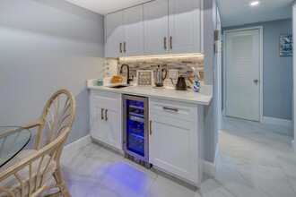 3230 S Ocean Blvd, Unit 609 in Palm Beach, FL - Building Photo - Building Photo