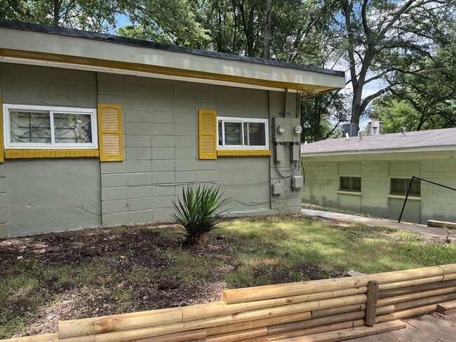 property at 1137 Hunter Pl NW