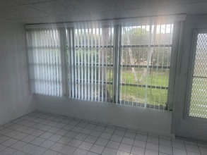 239 Down E Ln in Lake Worth, FL - Building Photo - Building Photo