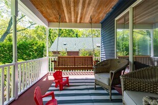 2300 Pine Tree Rd in Cutchogue, NY - Building Photo