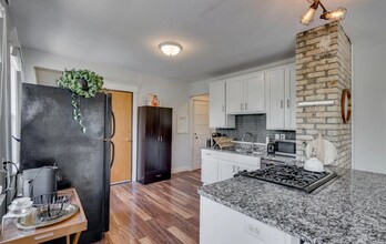 2501 Garfield Ave in Minneapolis, MN - Building Photo - Building Photo