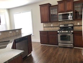 8100 Lynwood Square in Waxhaw, NC - Foto de edificio - Building Photo