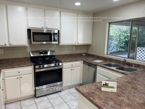 962 W Mellon Ct in Colton, CA - Foto de edificio - Building Photo