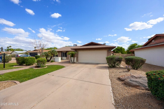 6027 E Spring Rd in Scottsdale, AZ - Building Photo - Building Photo