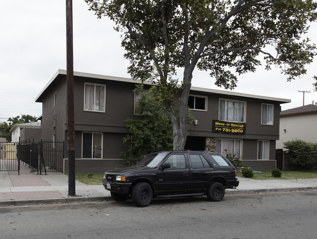 306 N Bush St in Anaheim, CA - Building Photo - Building Photo