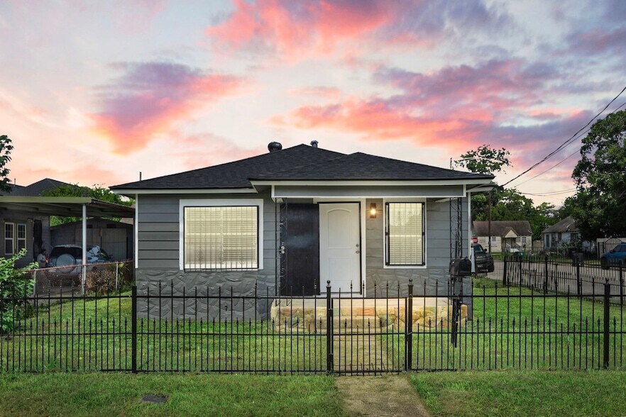 5519 Chapman St in Houston, TX - Building Photo