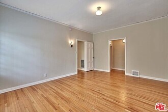 703 Lorraine Blvd in Los Angeles, CA - Building Photo - Building Photo