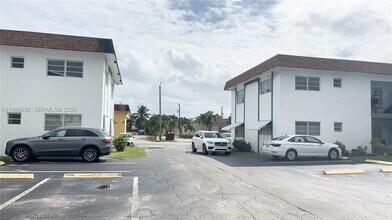 2225 Polk St in Hollywood, FL - Building Photo - Building Photo