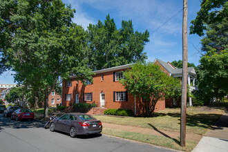 3230 W Grace St in Richmond, VA - Building Photo - Building Photo