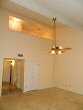 718 Carriage Way in Duncanville, TX - Foto de edificio - Building Photo