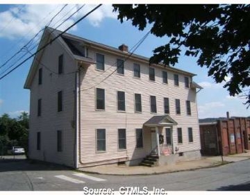 105 Milk St in Willimantic, CT - Building Photo