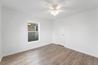 1509 Stanton St in Alvin, TX - Building Photo - Building Photo