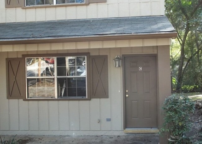 property at 2438 Ramblewood Ct