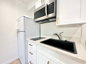 3742 Westwood Blvd in Los Angeles, CA - Building Photo - Building Photo