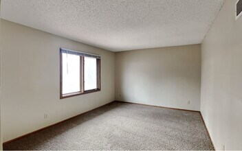 12420 46th Ave N in Minneapolis, MN - Building Photo - Building Photo