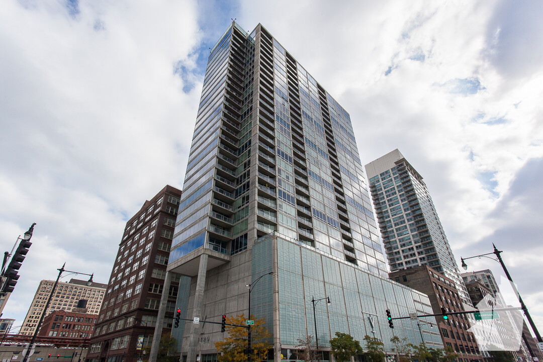 611 S Wells St, Unit 2404 in Chicago, IL - Foto de edificio