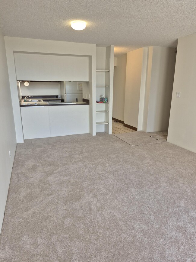 3138 Waialae Ave, Unit 1012 in Honolulu, HI - Foto de edificio - Building Photo