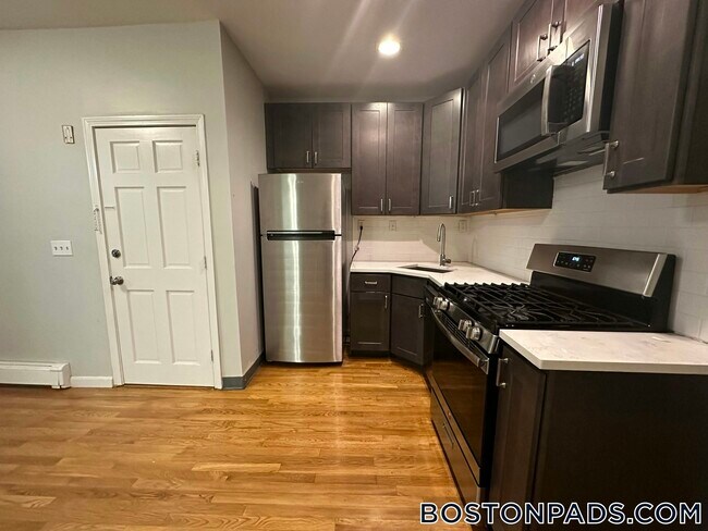 345 Meridian St in Boston, MA - Building Photo - Building Photo