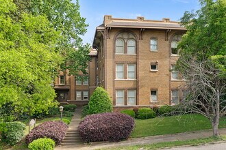 2242 Arlington Ave S, Unit Mayfair #5 in Birmingham, AL - Foto de edificio - Building Photo