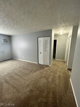 166 Kendall Ave in Campbell, OH - Building Photo - Building Photo