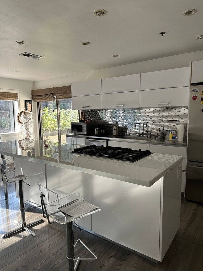 property at 549 Palisades Dr