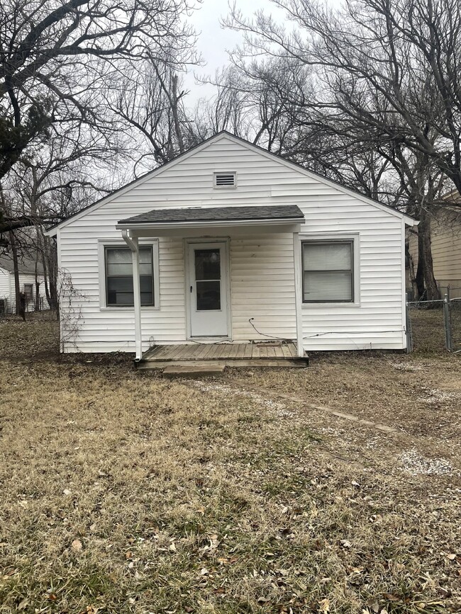 420 S Kessler St in Wichita, KS - Foto de edificio - Building Photo