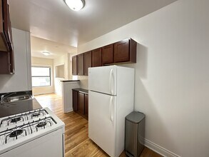 816 W Waveland in Chicago, IL - Building Photo - Building Photo