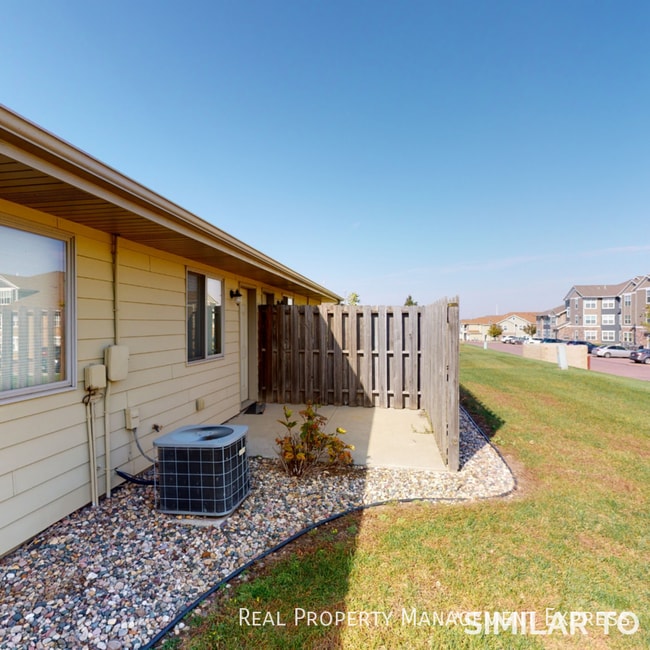 Spacious 3-bedroom, 1-bathroom apartment in Brandon, SD - Building Photo - Building Photo