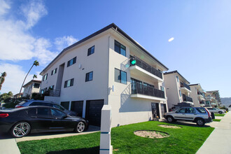 Via Esplanade in Redondo Beach, CA - Building Photo - Building Photo