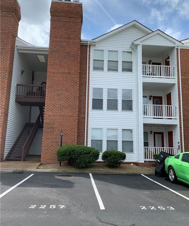 property at 2253 Estuary Ct