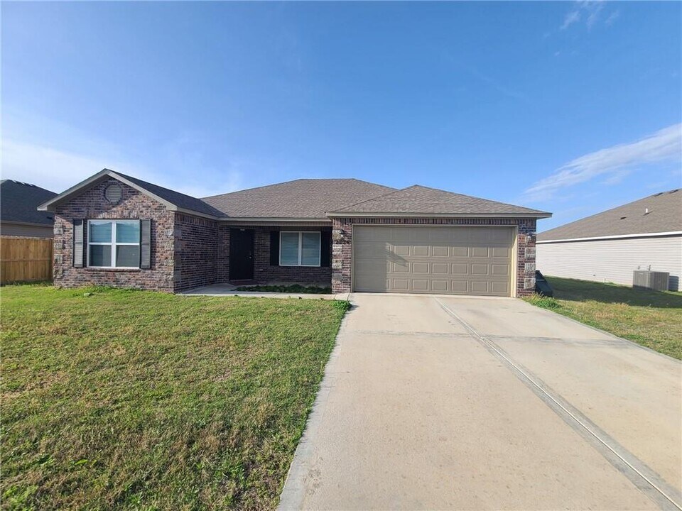 2774 W Obsidian St in Fayetteville, AR - Building Photo