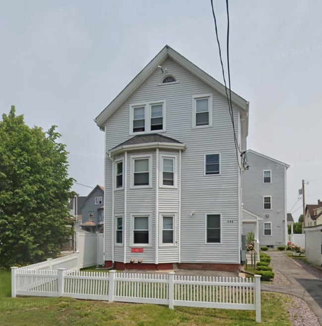 property at 944 Warren Ave