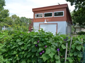 Buri Manor in Minneapolis, MN - Foto de edificio - Building Photo