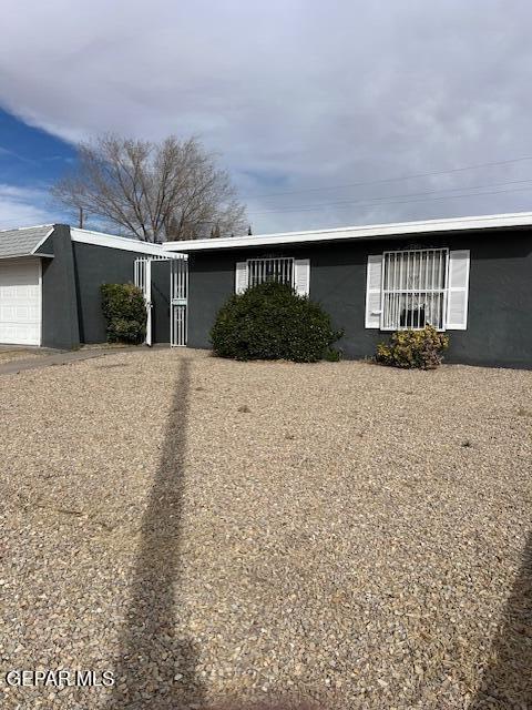 2800 Escarpa Dr in El Paso, TX - Building Photo