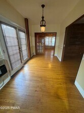 93 Wayne St, Unit 18 in Carbondale, PA - Building Photo - Building Photo