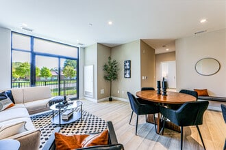 Queensland Apartments in Stratford, ON - Building Photo - Building Photo