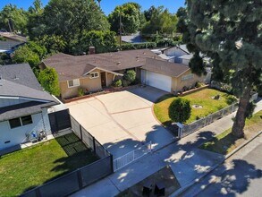 22222 Strathern St in Los Angeles, CA - Building Photo - Building Photo