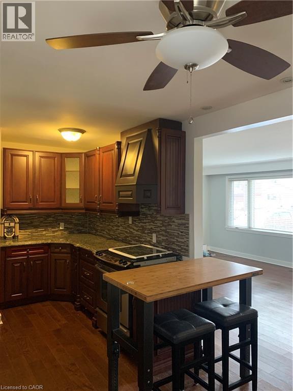 72 SOUTHMEADOW Crescent in Stoney Creek, ON - Building Photo - Building Photo