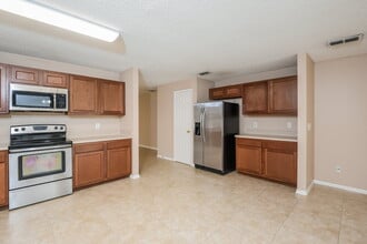 3072 Natoma Way in Orlando, FL - Foto de edificio - Building Photo