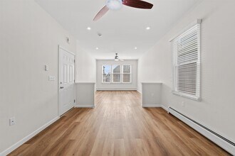 11 Obrien Ct in Bayonne, NJ - Building Photo - Building Photo